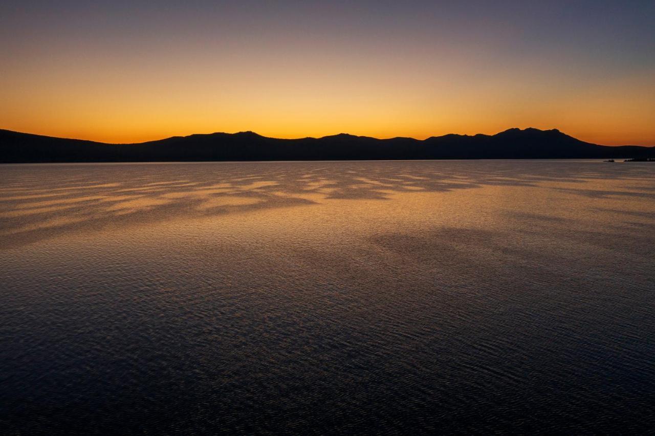Rixos Borovoe Hotell Shchūchīnsk Exteriör bild Sunset over the Racetrack Playa