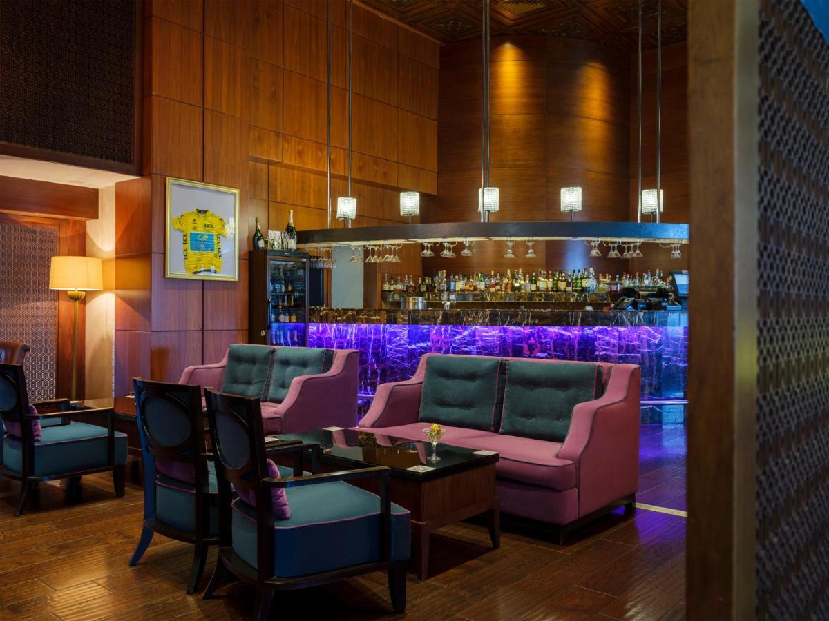 Rixos Borovoe Hotell Shchūchīnsk Exteriör bild The bar at the lounge